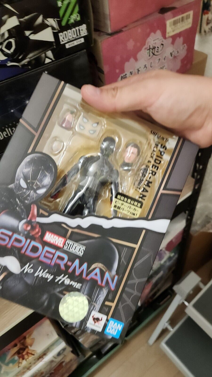 BANDAI S.H.Figuarts SPIDER-MAN : NO WAY HOME SPIDERMAN Black & Gold Suit onhand