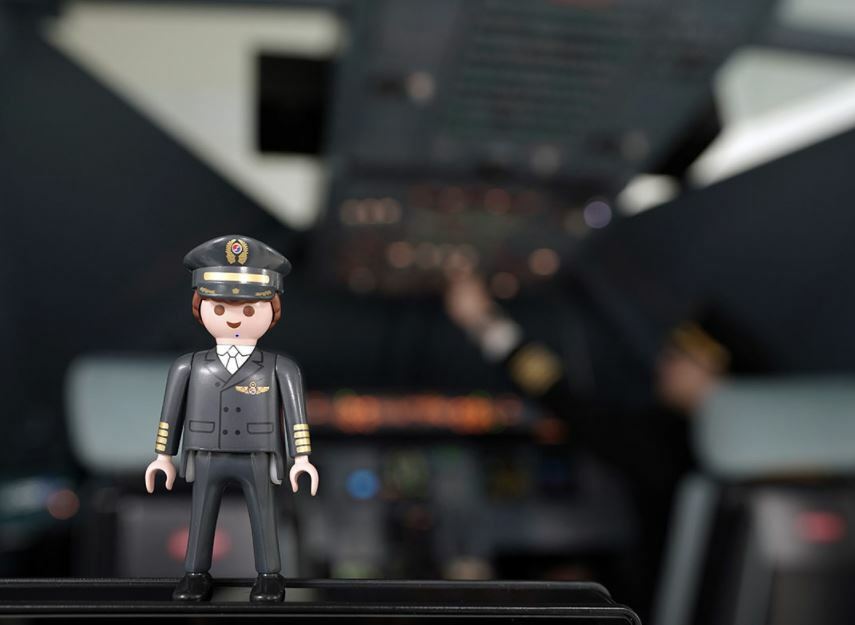 [Playmobil]Playmobil Korean Air Exclusive edition Pilot 4-99 71017