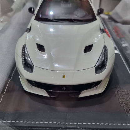 BBR  1:18 Ferrari F12 Tdf Avus White/Gold Wheel Full Opening Limited 30 Pcs